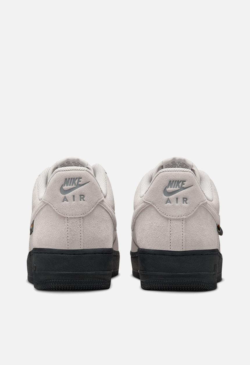 Nike - AIR FORCE 1 '07
