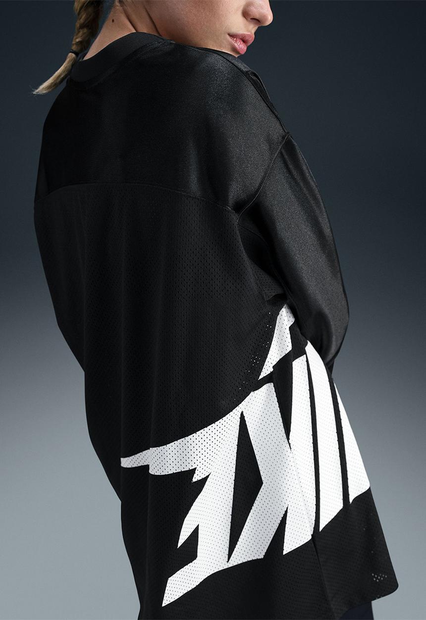 Nike - Nike Women's Sportswear Dance Top - Black/Sail