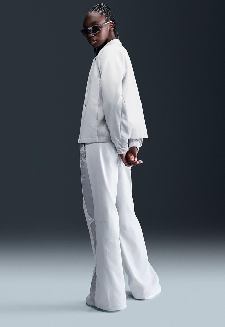 Nike - Nike woven swoosh pant - Photon Dust/Lt Smoke Grey