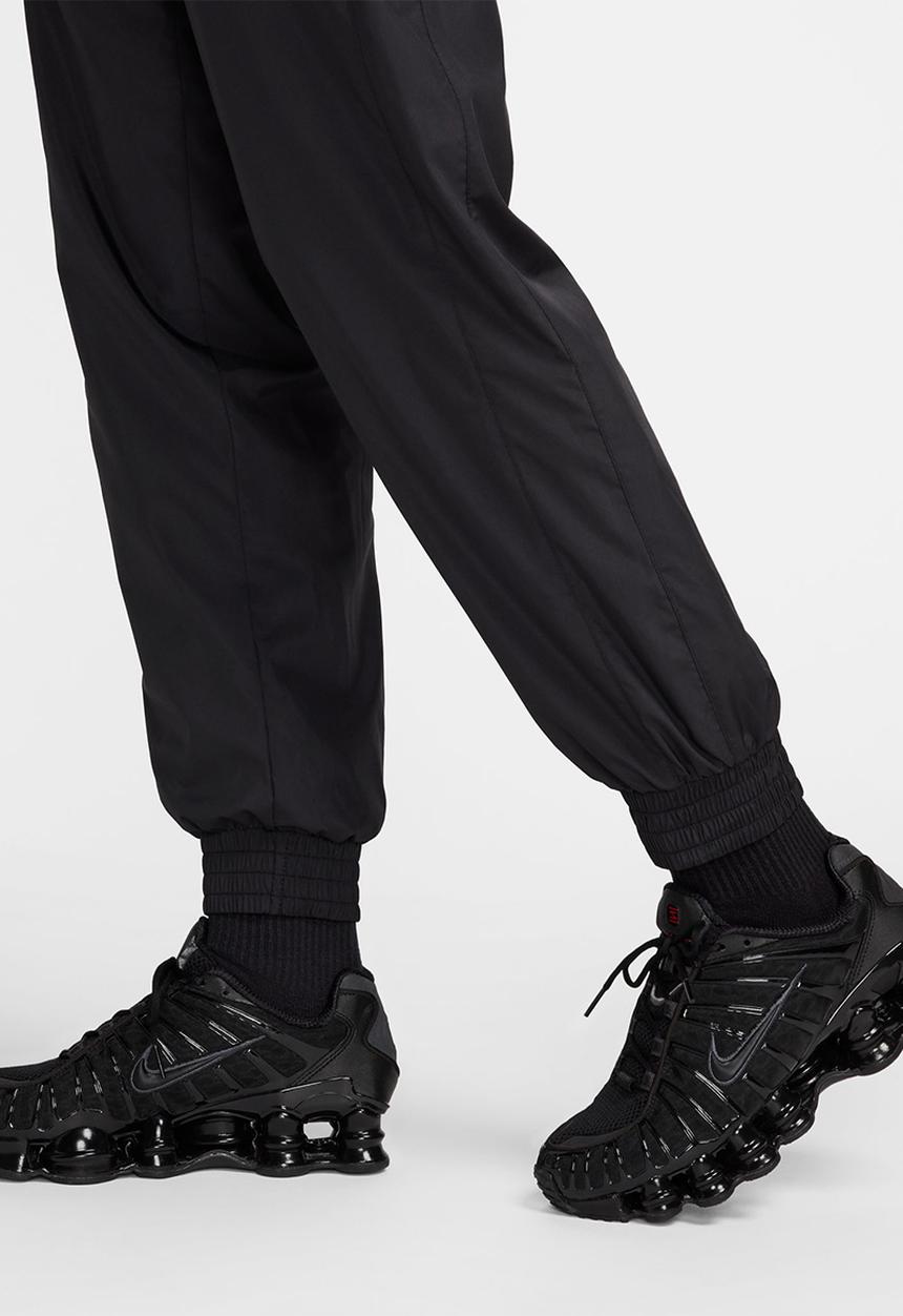 Nike - Nike UV essential woven jogger - Black/White