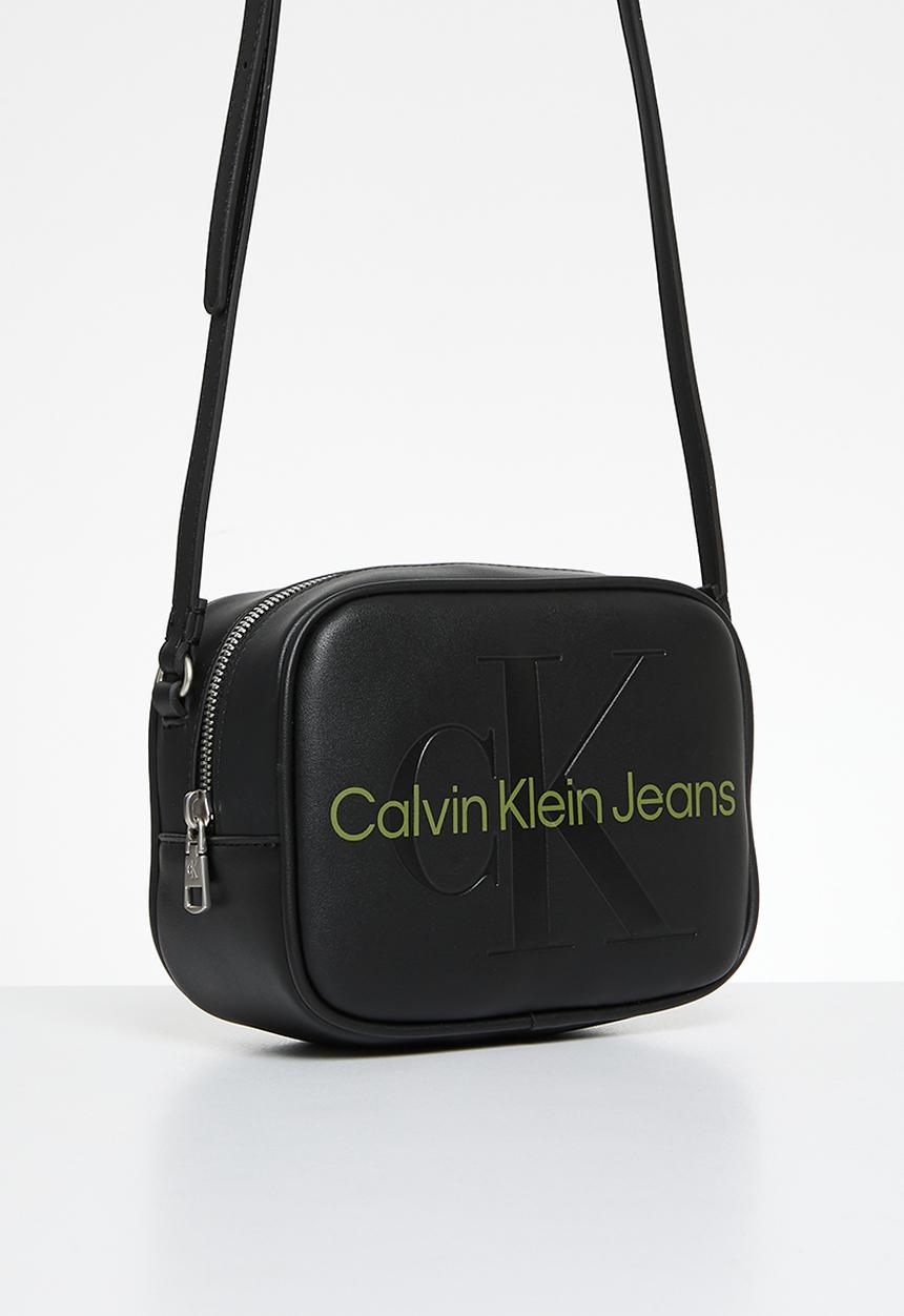 Calvin Klein - Sculpted camera bag18 mono - black/sharp green