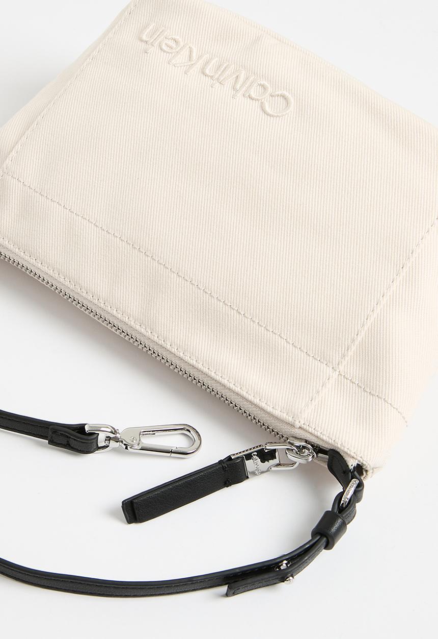 Calvin Klein - Summer story convertible pouch- dk ecru