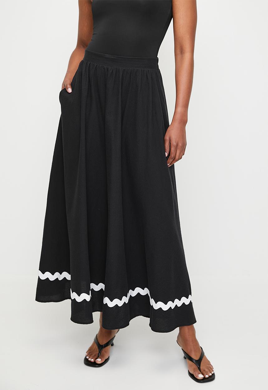 Me&B - The Cotton Skirt With Ric Rac - Black & White