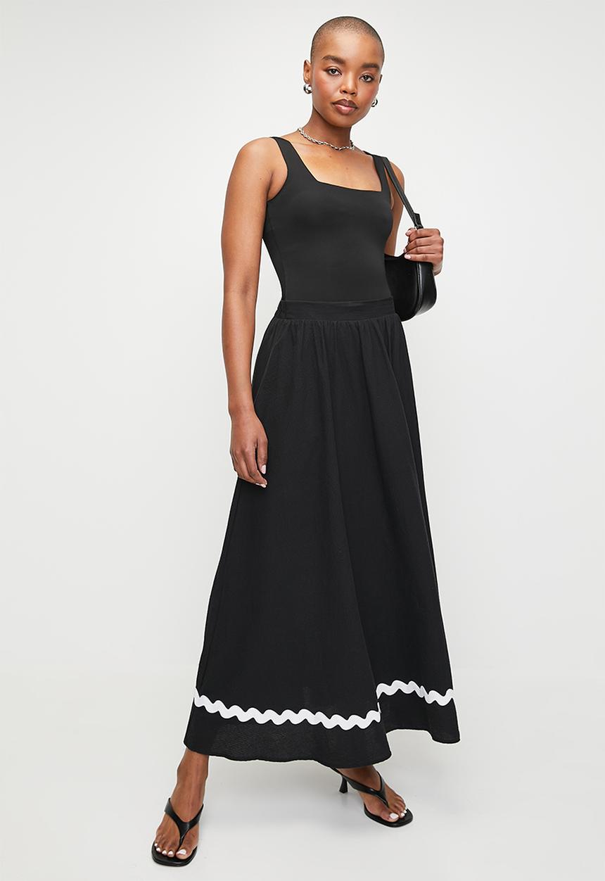 Me&B - The Cotton Skirt With Ric Rac - Black & White