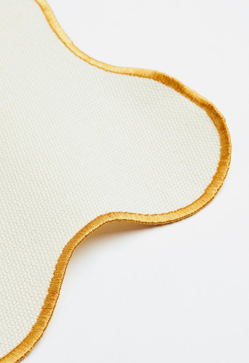 H&M - Scallop-edged place mat - cream/gold-coloured 