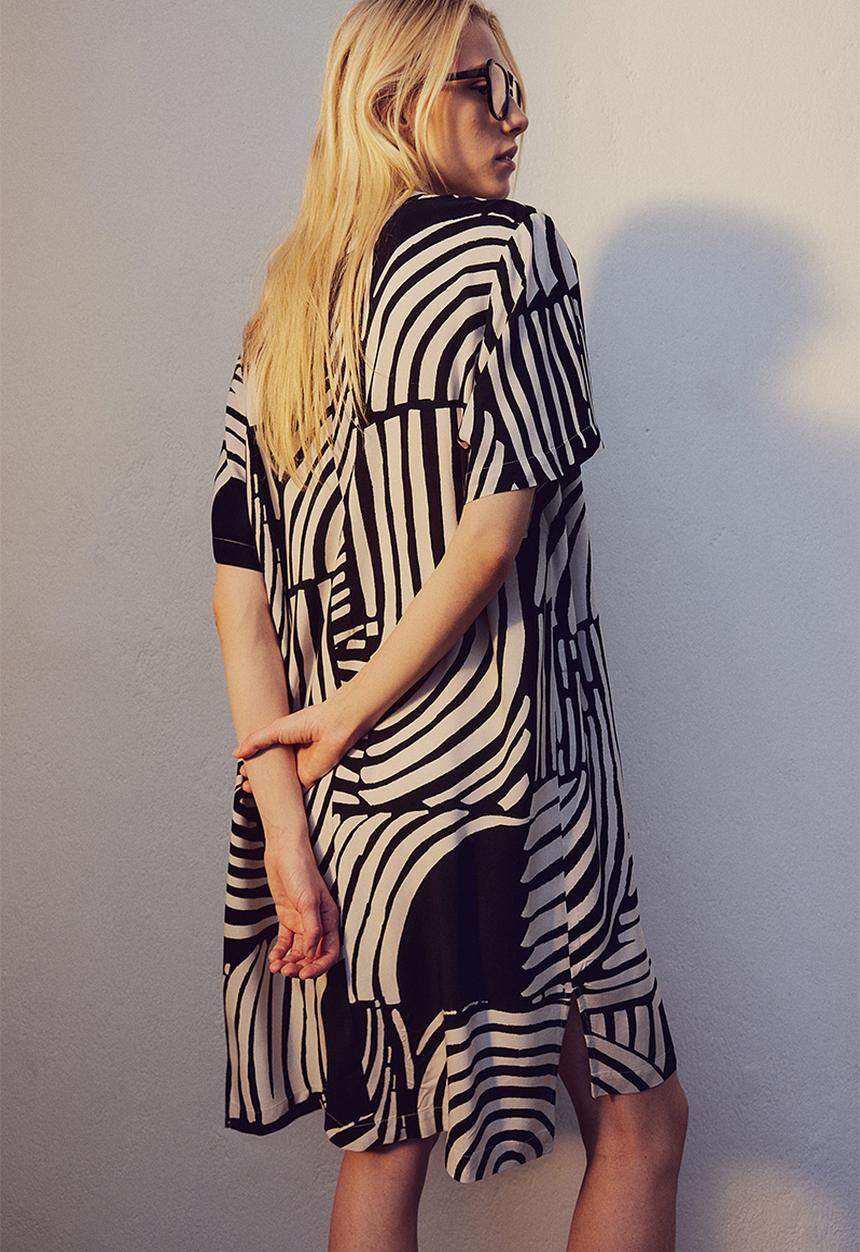 H&M - Viscose tunic dress - black patterned