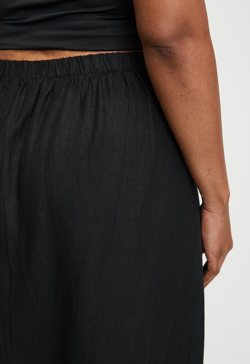 Cotton On - Plus Haven Maxi A-Line Skirt - Black
