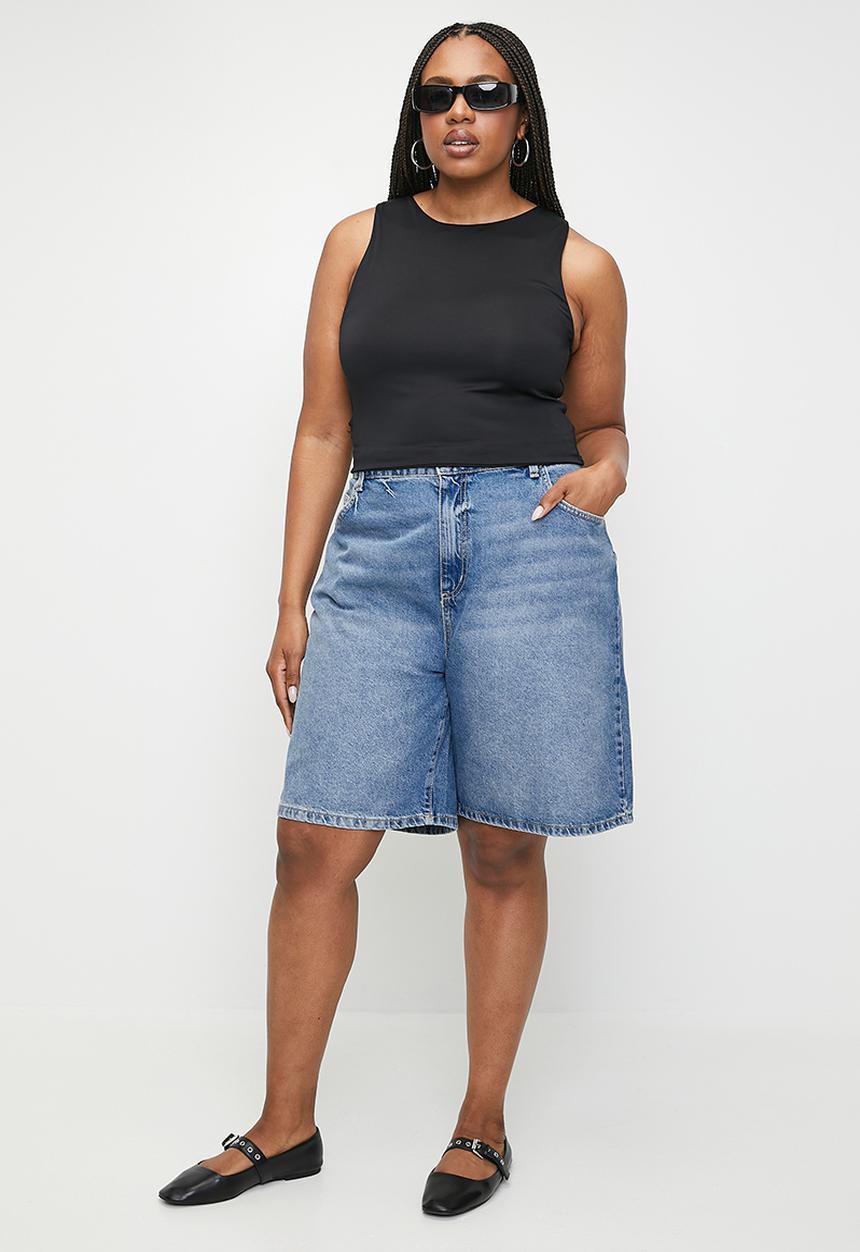 Cotton On - Plus Super Baggy Denim Jort - Blue Haze