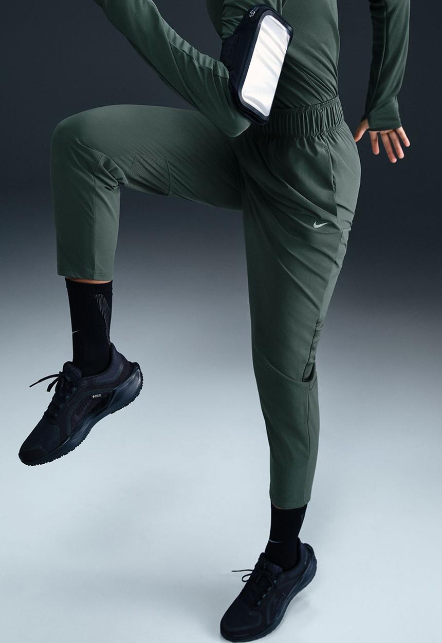 Nike - Nike Dri-FIT Fast 7/8 Pant - Vintage Green & Reflective Silver