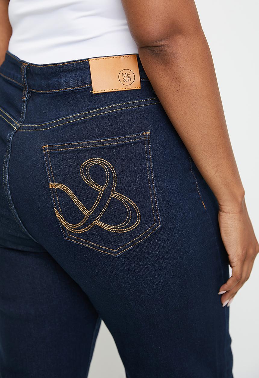 Me&B - Plus Straight Leg Jeans In Dark Wash - Dark Wash