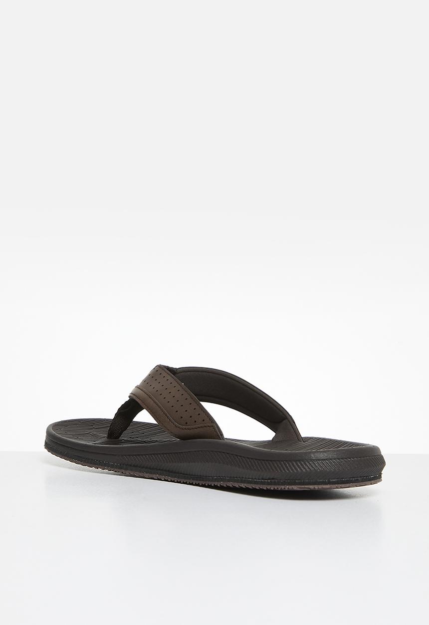 Hush Puppies - Strut - brown