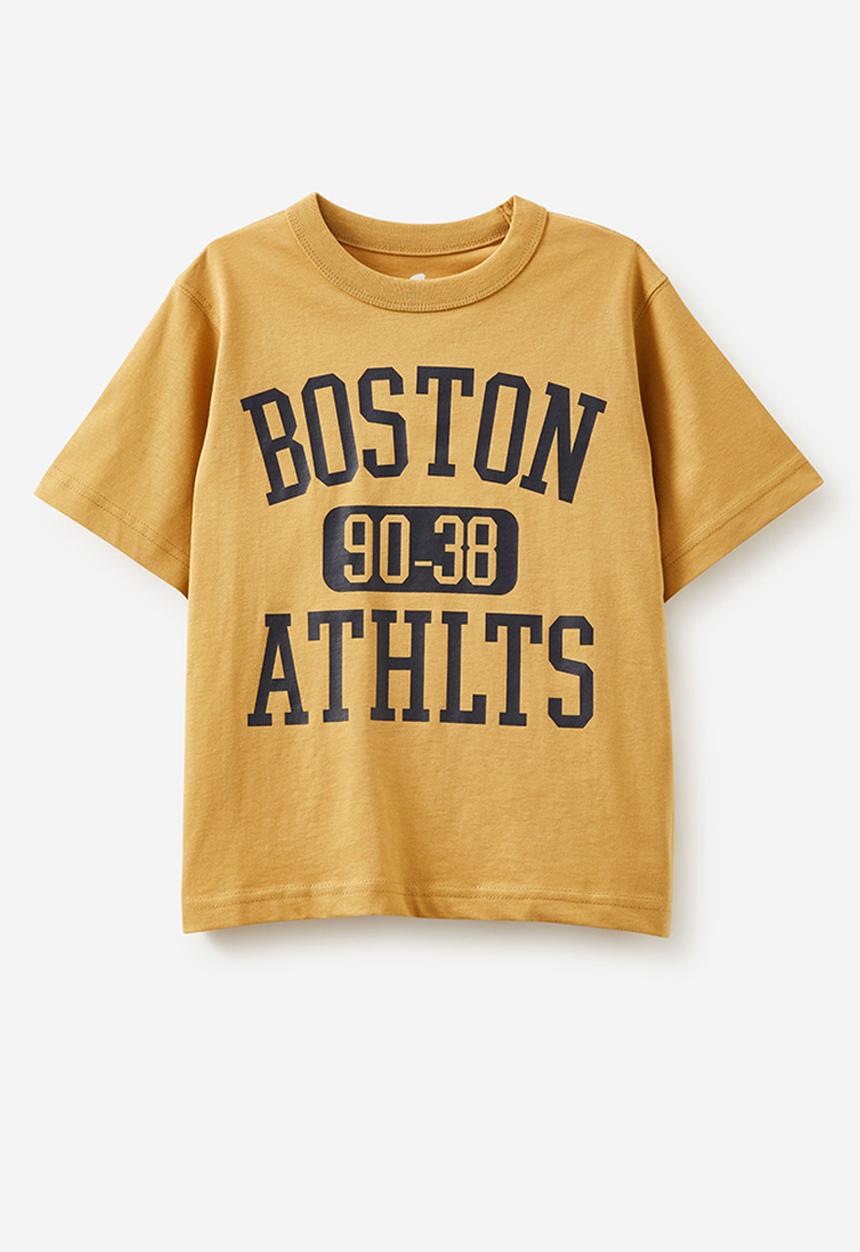 Cotton On - Jonny short sleeve print tee - mustard seed/boston athlts