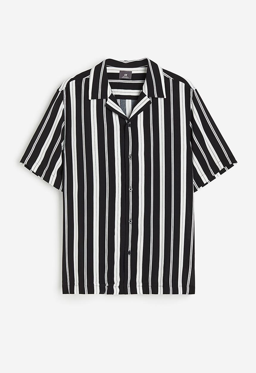 H&M - Patterned resort shirt - black & white striped 
