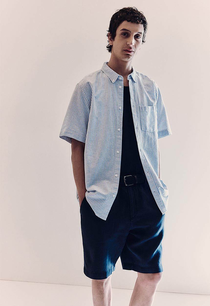 H&M - Regular fit short-sleeved oxford shirt - blue striped