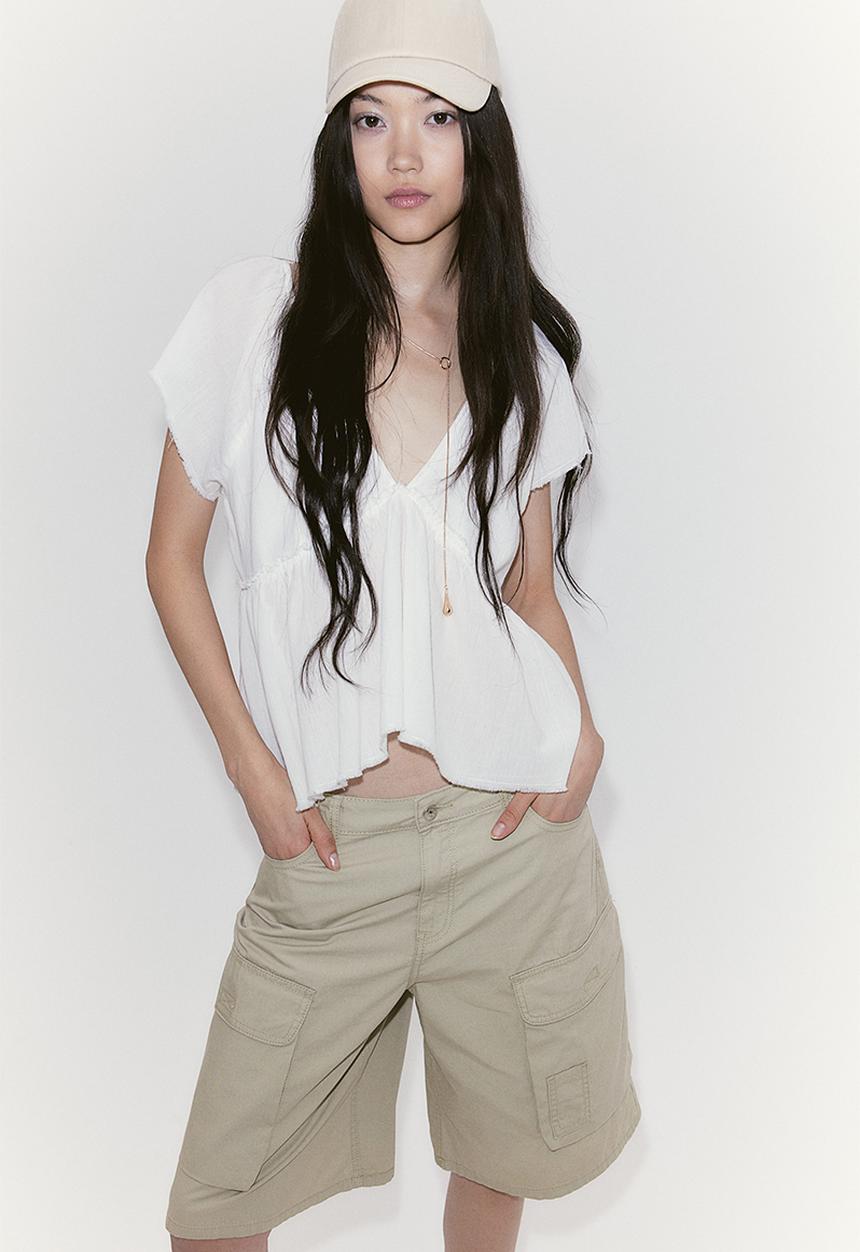 H&M - Canvas cargo shorts - light khaki green
