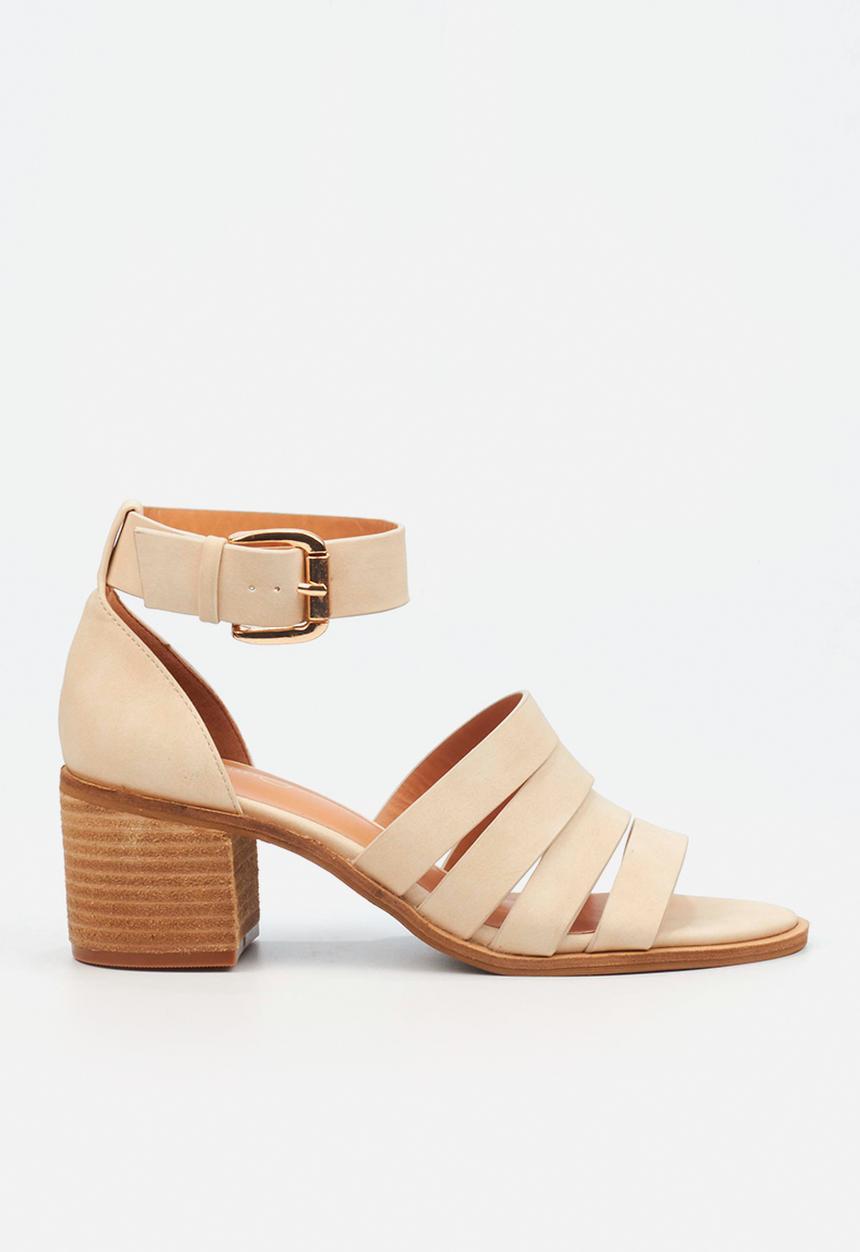 Miss Black - Seranno 3 block heel - beige