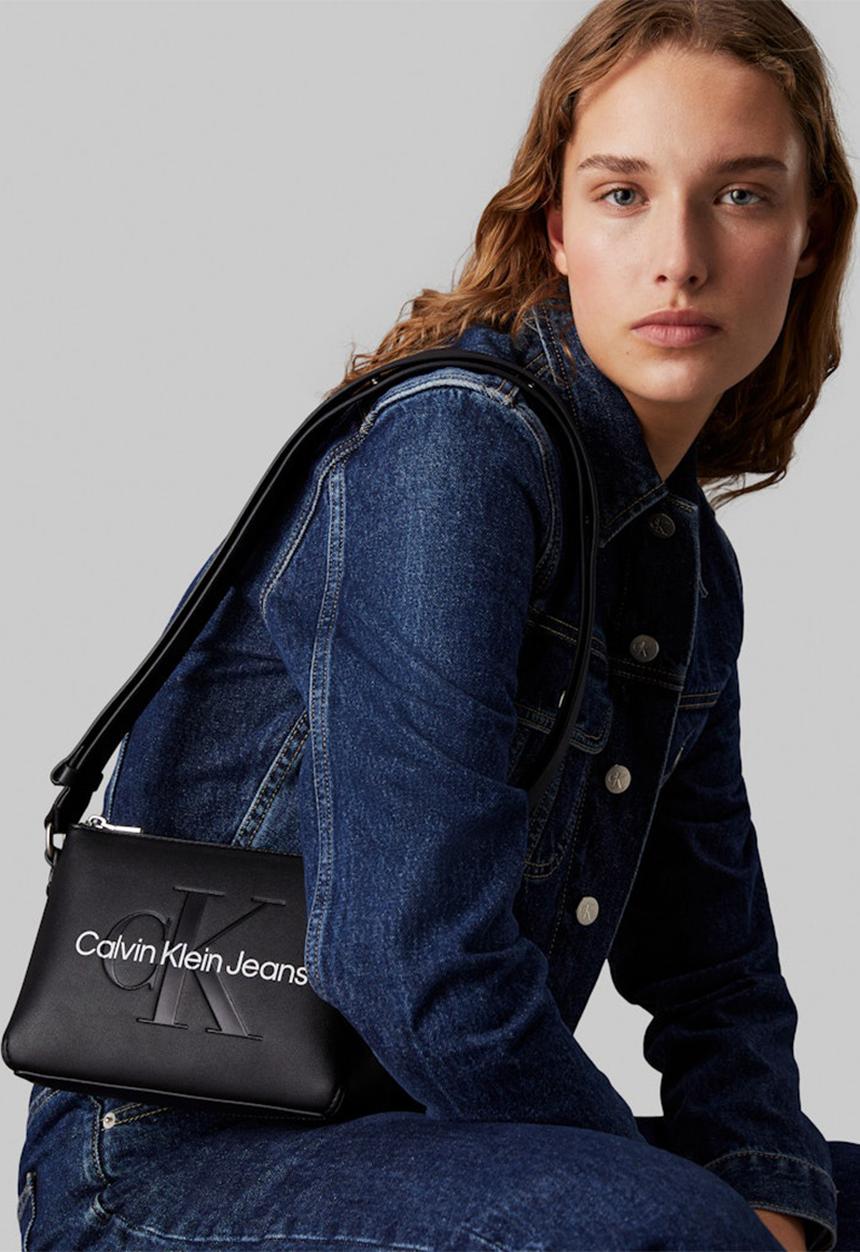 Calvin Klein - Scuplted camera pouch bag - black