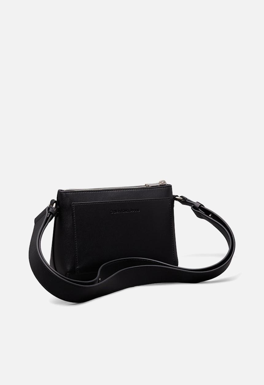 Calvin Klein - Scuplted camera pouch bag - black