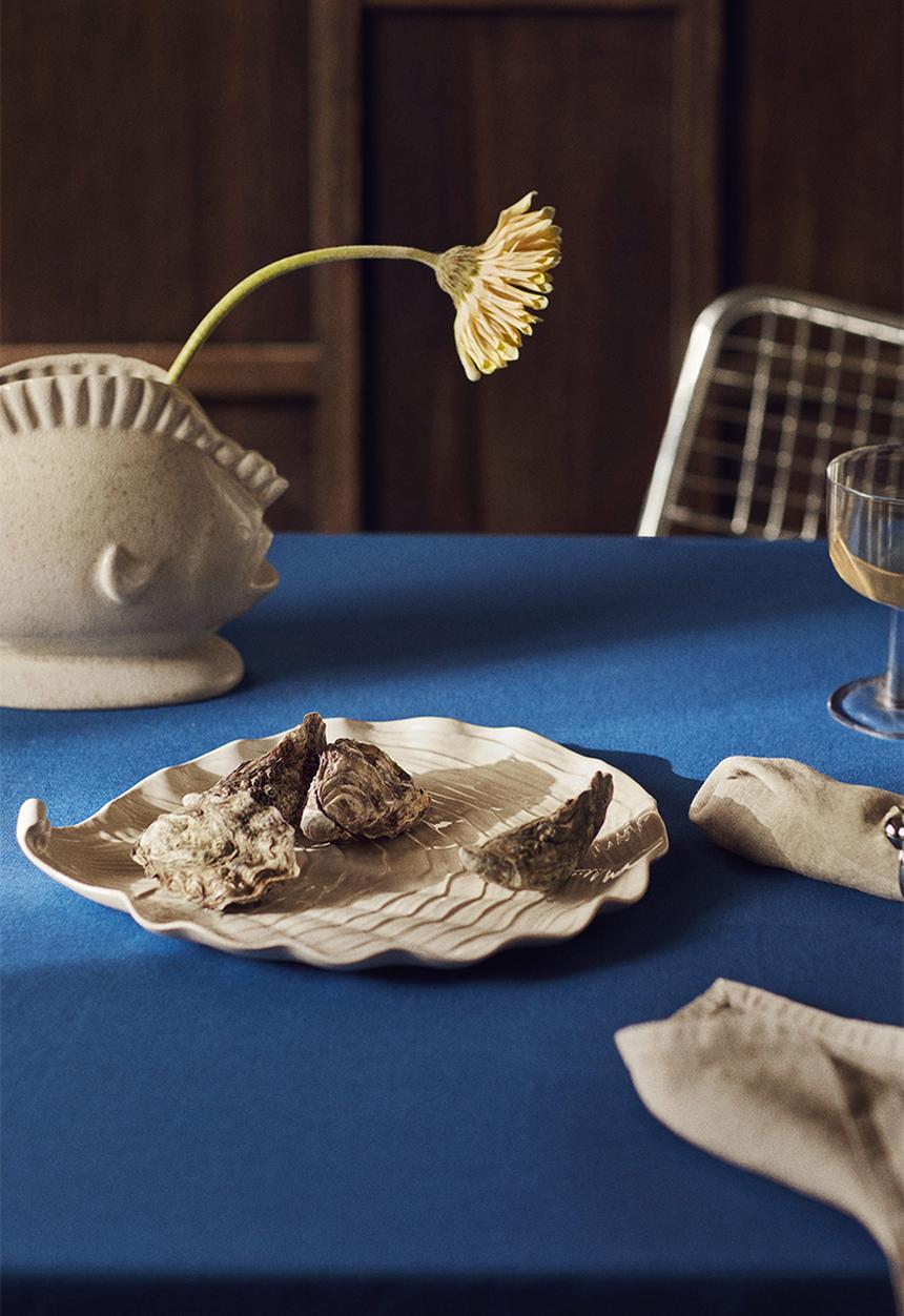 H&M - Shell-shaped serving plate - natural white