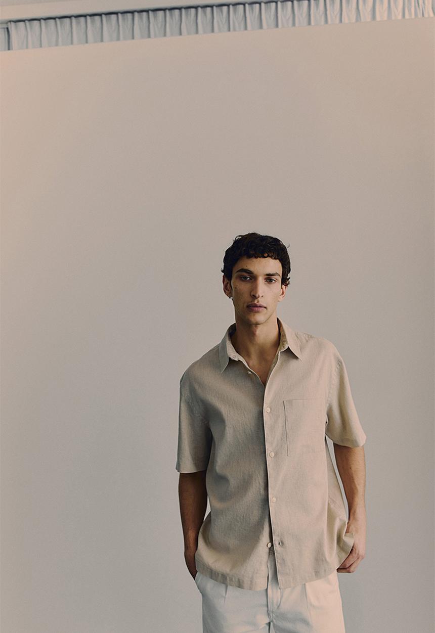 H&M - Loose fit short-sleeved linen-blend shirt - beige