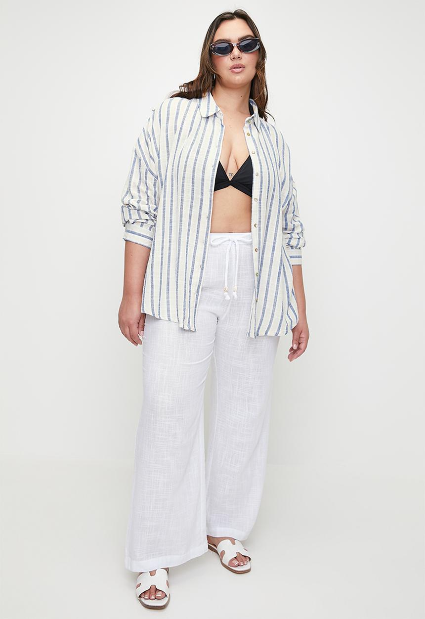 Cotton On - Plus The Essential Beach Shirt - Blue/Natural Stripe