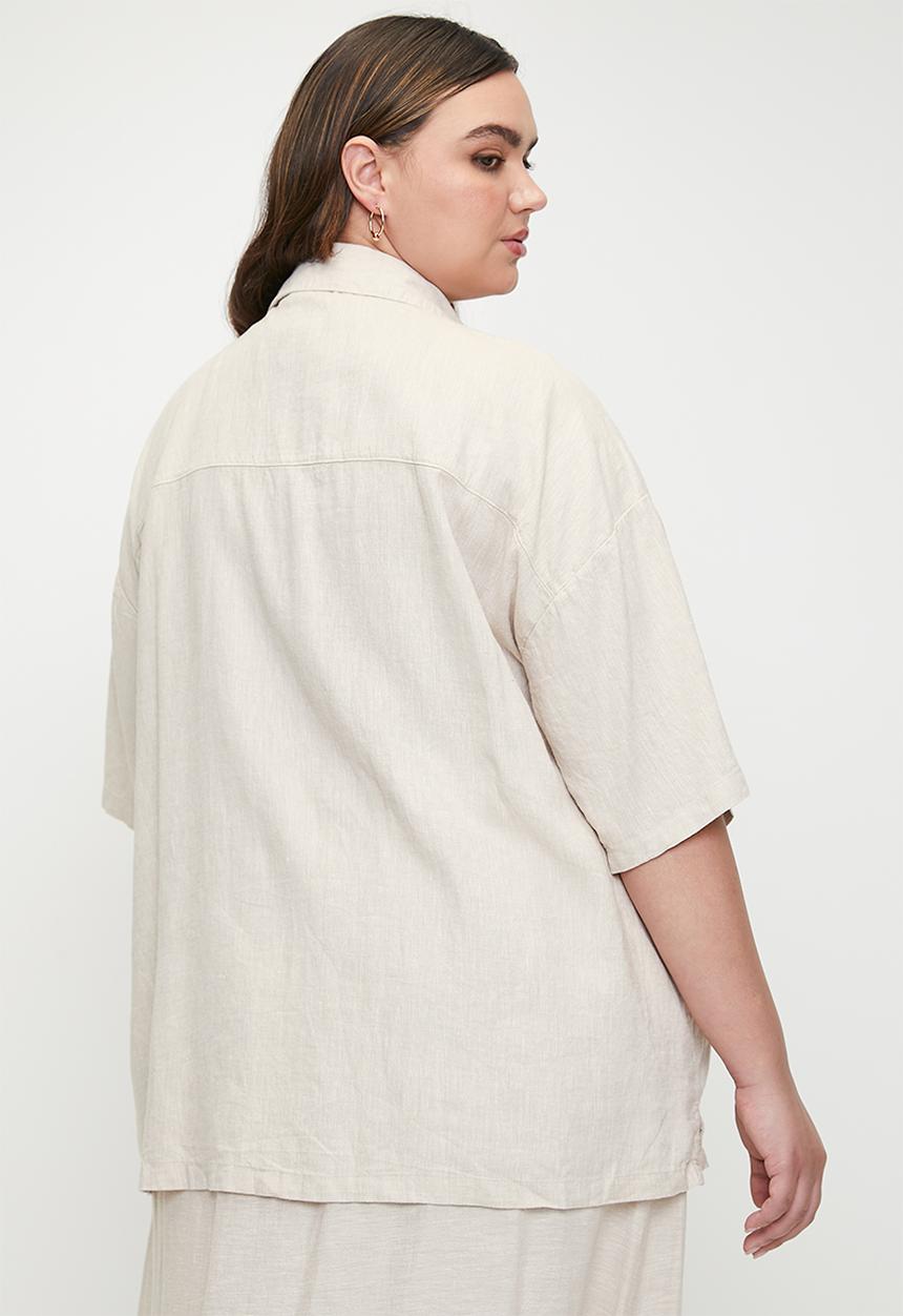 Cotton On - Plus Haven Short Sleeve Shirt - Neutral
