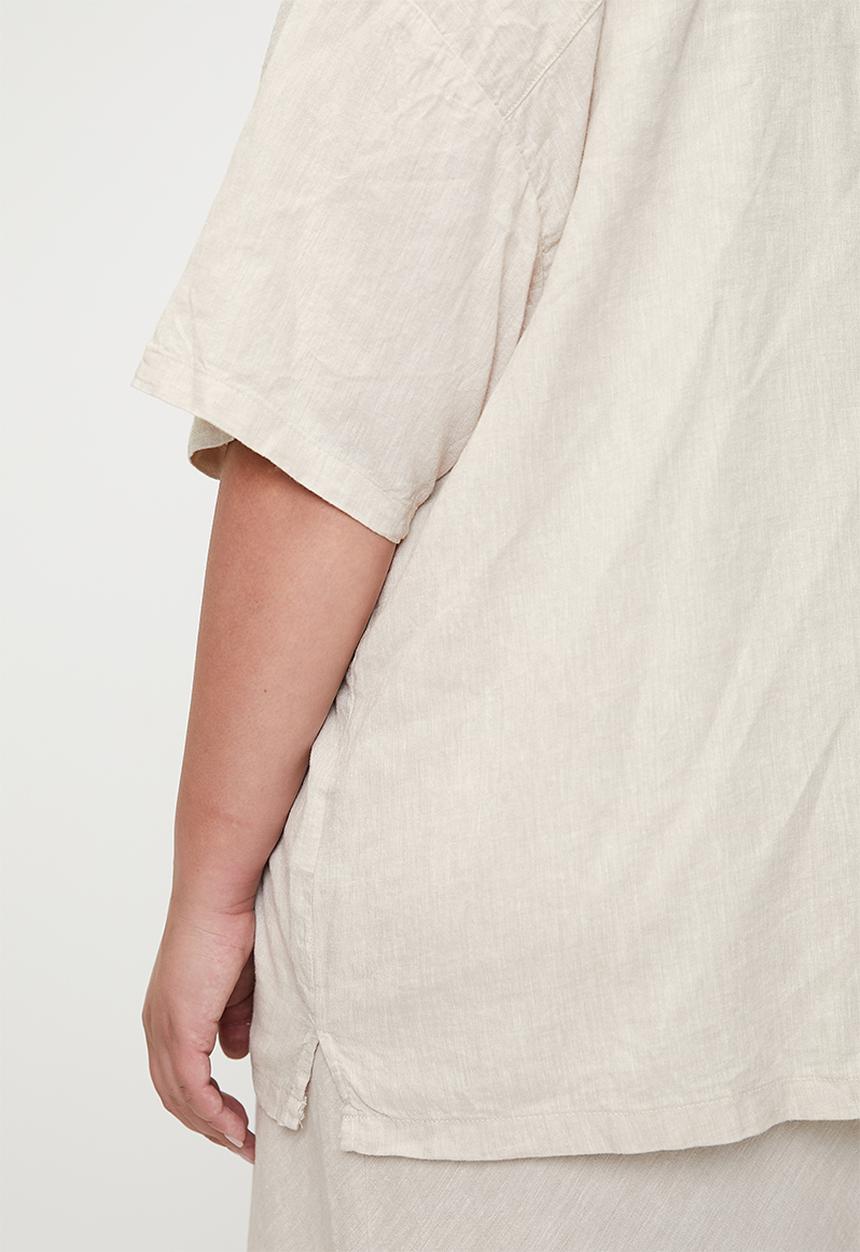 Cotton On - Plus Haven Short Sleeve Shirt - Neutral