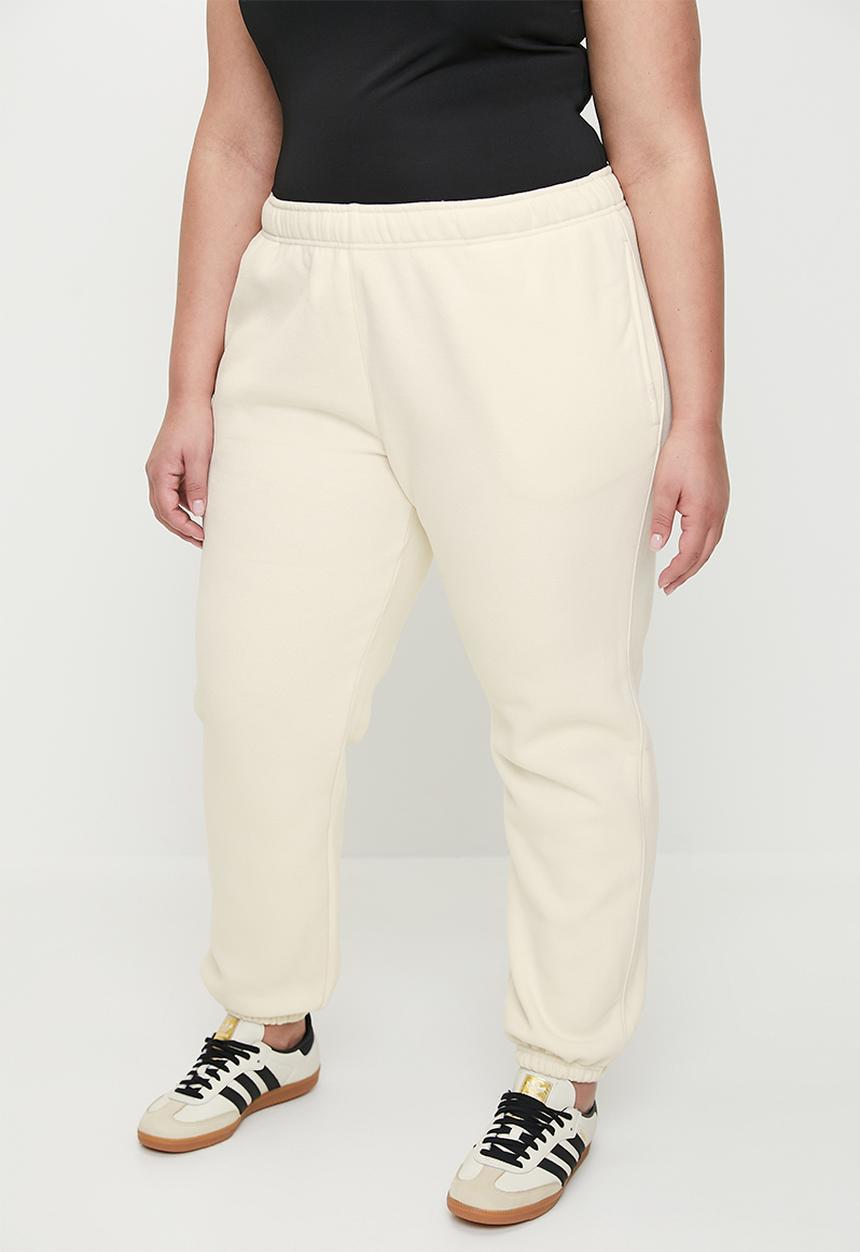 Cotton On - Plush Essential Gym Trackpant - Coconut Milk