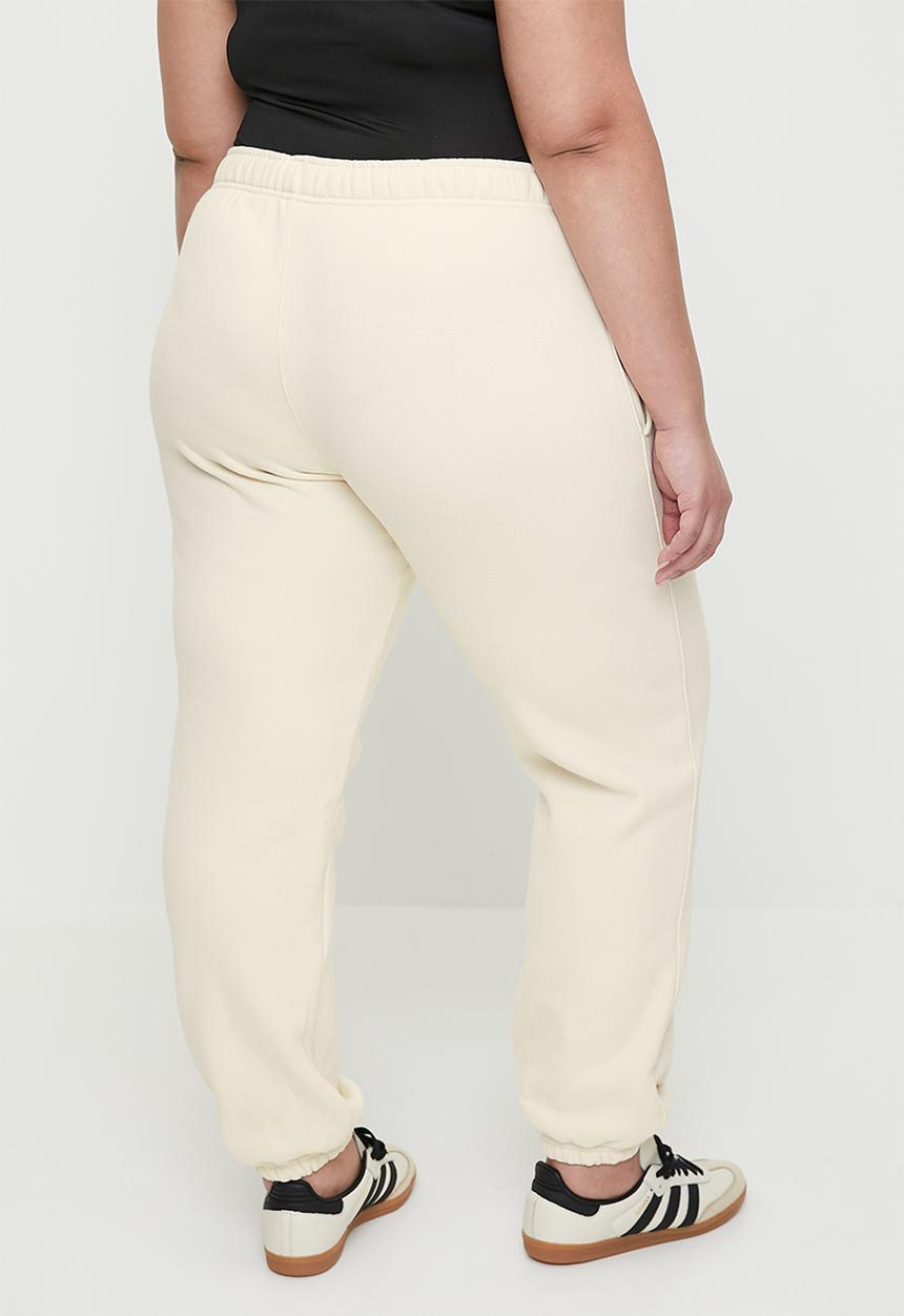 Cotton On - Plush Essential Gym Trackpant - Coconut Milk