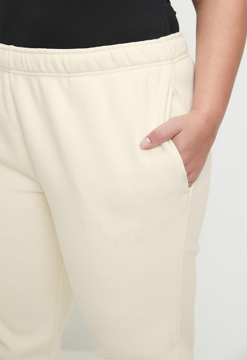 Cotton On - Plush Essential Gym Trackpant - Coconut Milk
