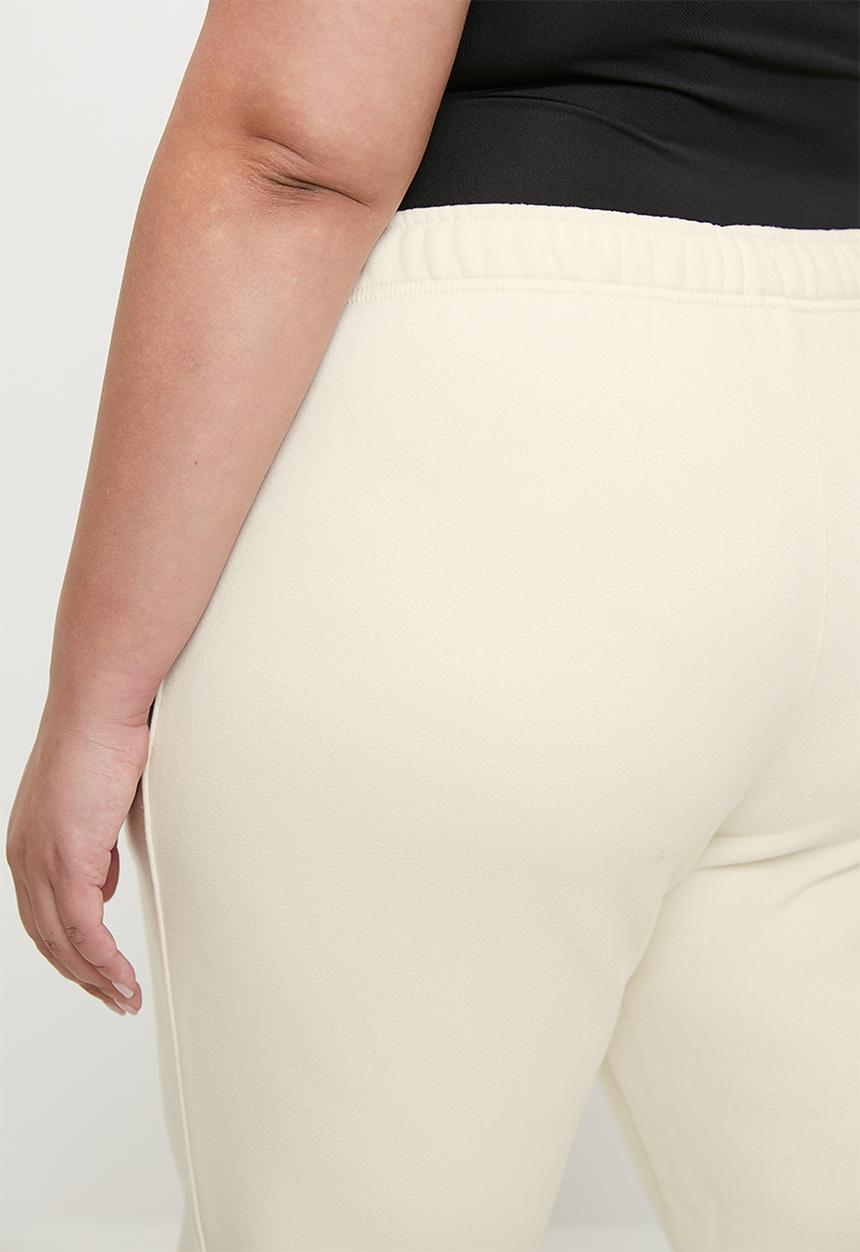 Cotton On - Plush Essential Gym Trackpant - Coconut Milk