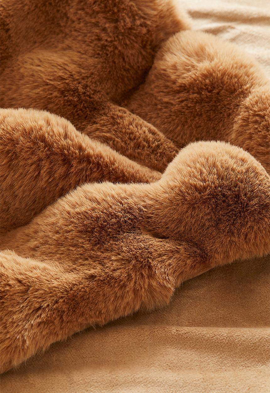 H&M - Structured fluffy blanket - brown