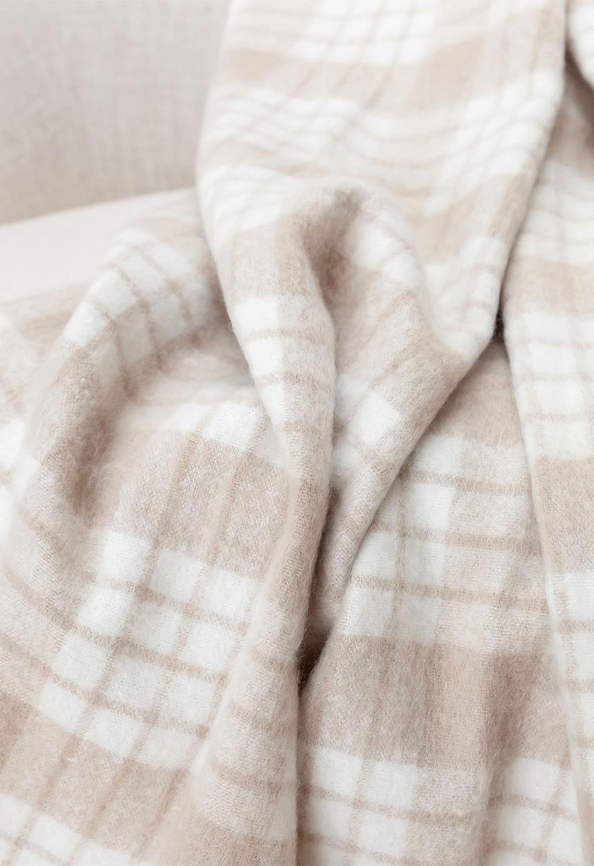 Linen House - Embrace Throw - Checkerboard