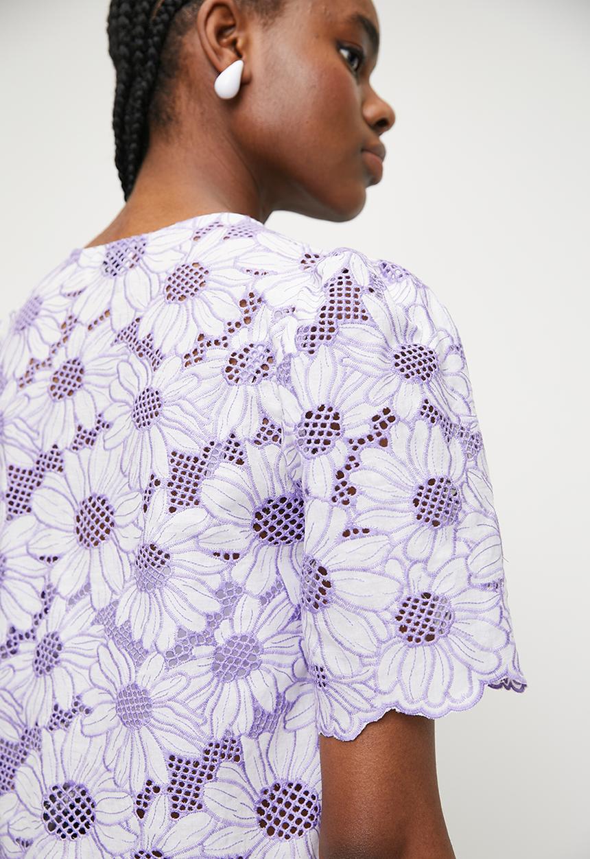 Me&B - Bow Top  In Anglaise Lilac - Lilac