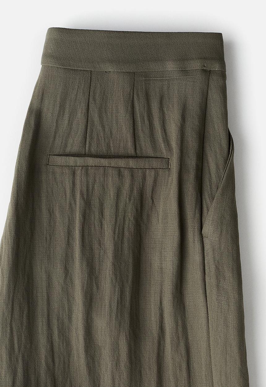 H&M - Knee-length shorts - dark khaki green