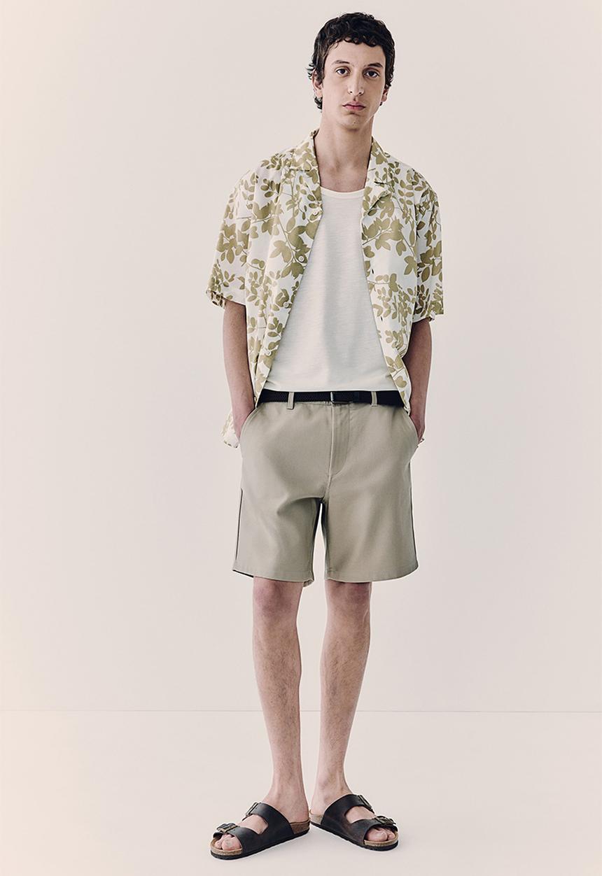 H&M - Regular fit chino shorts - beige