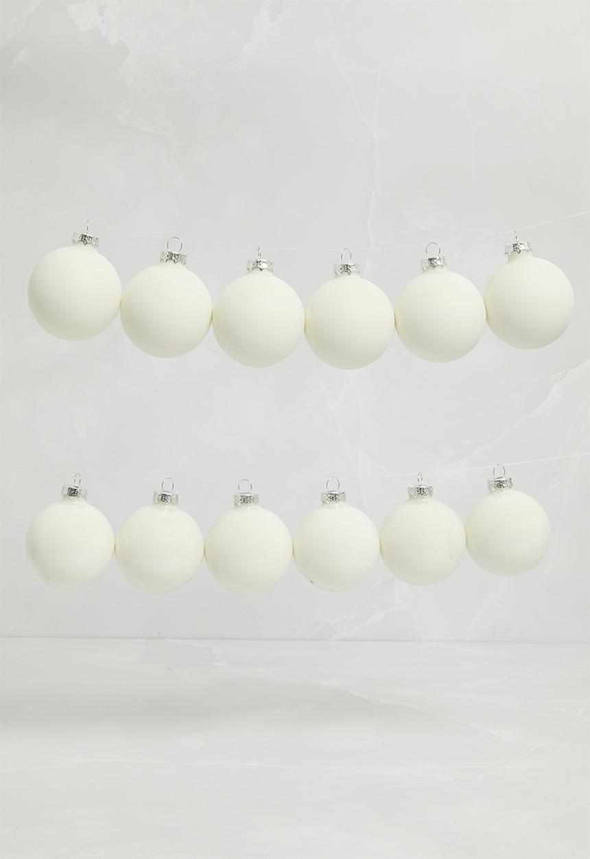 H&S - Merry xmas tree baubles - white