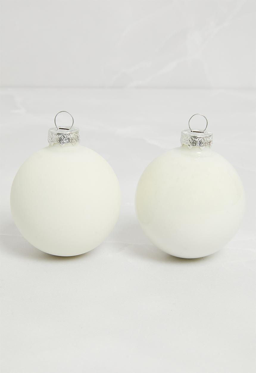H&S - Merry xmas tree baubles - white