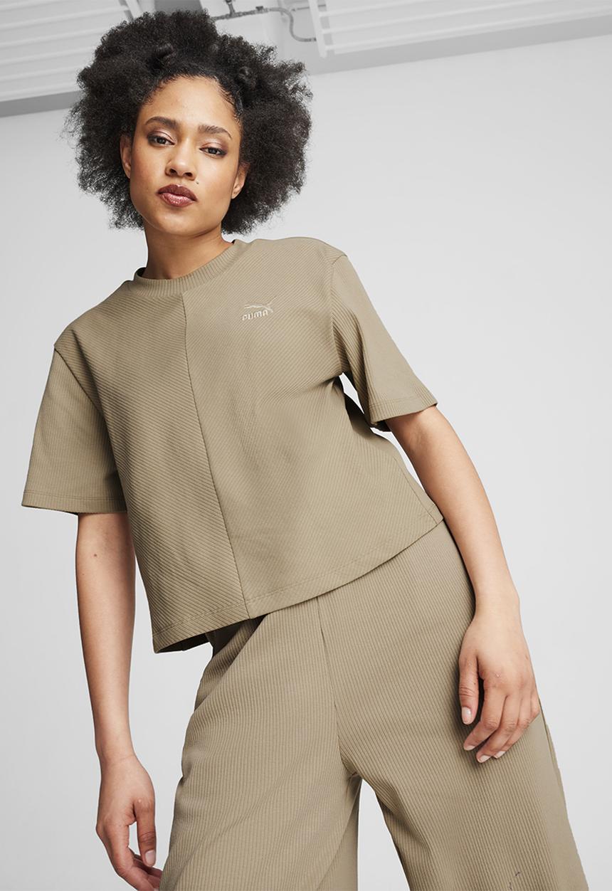 PUMA - Classics Ribbed Relaxed Tee - Oak Branch