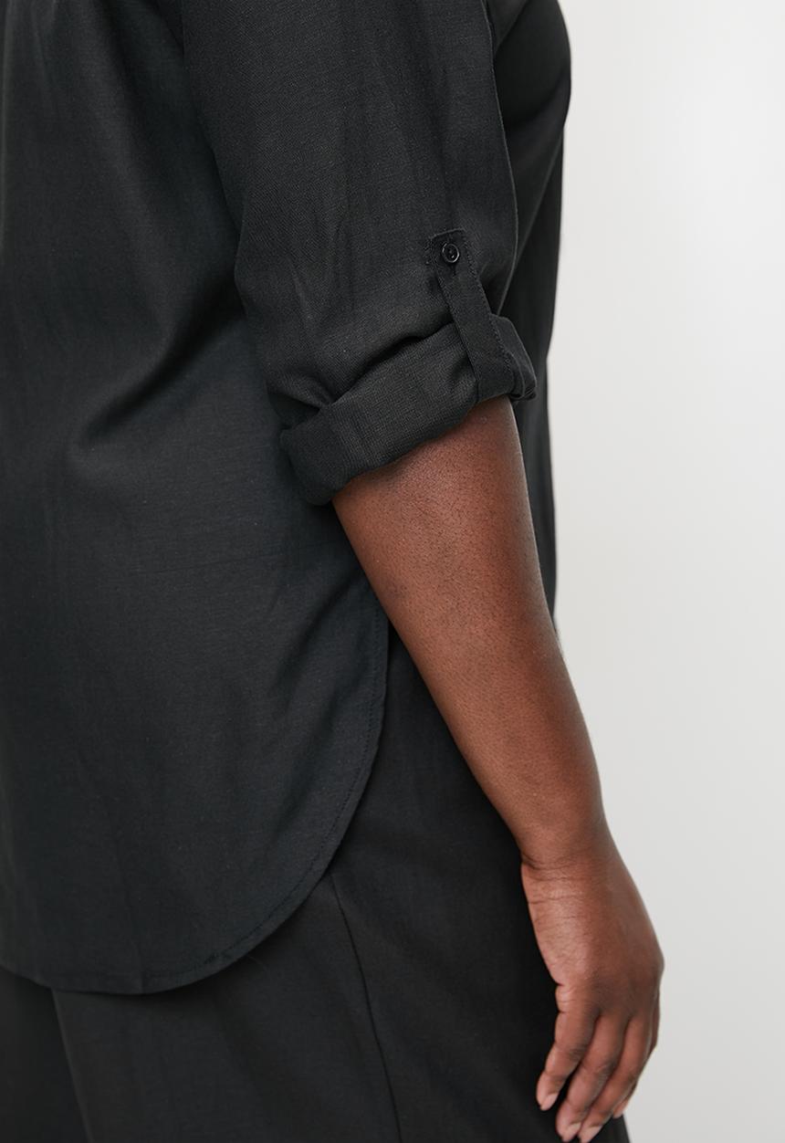 Me&B - Plus linen one pocket shirt - black