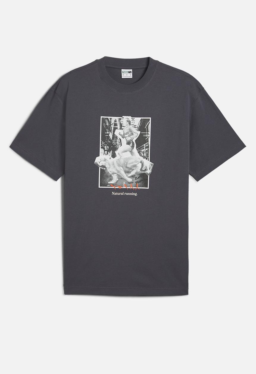 PUMA - Club de Course Graphic Tee - Galactic Grey