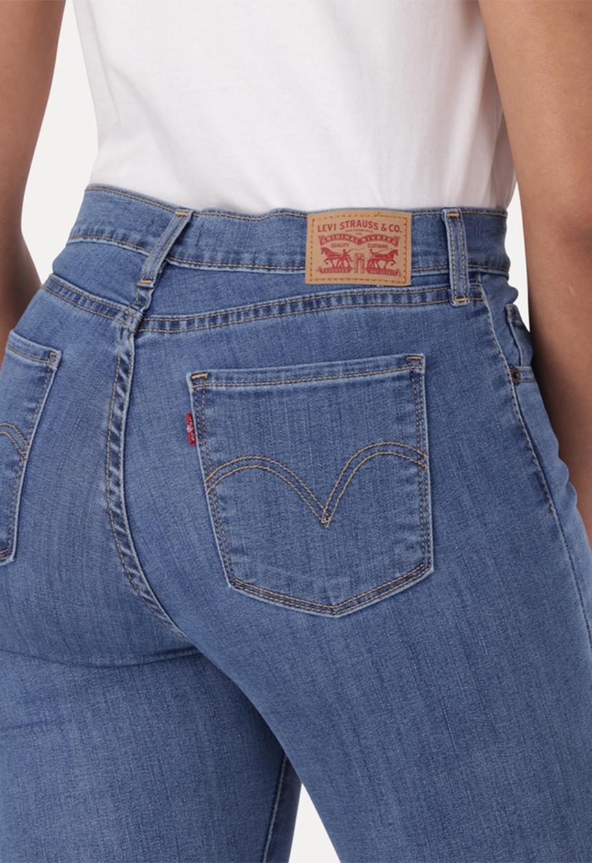 Levi’s® - Curvy Super Skinny Fascinating Fact - Fascinating Fact