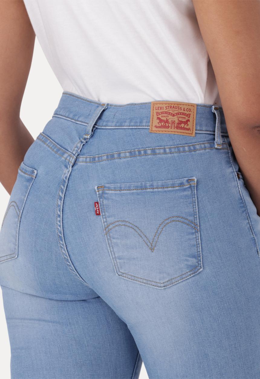 Levi’s® - Curvy Hirise Superskinny - Lever Left