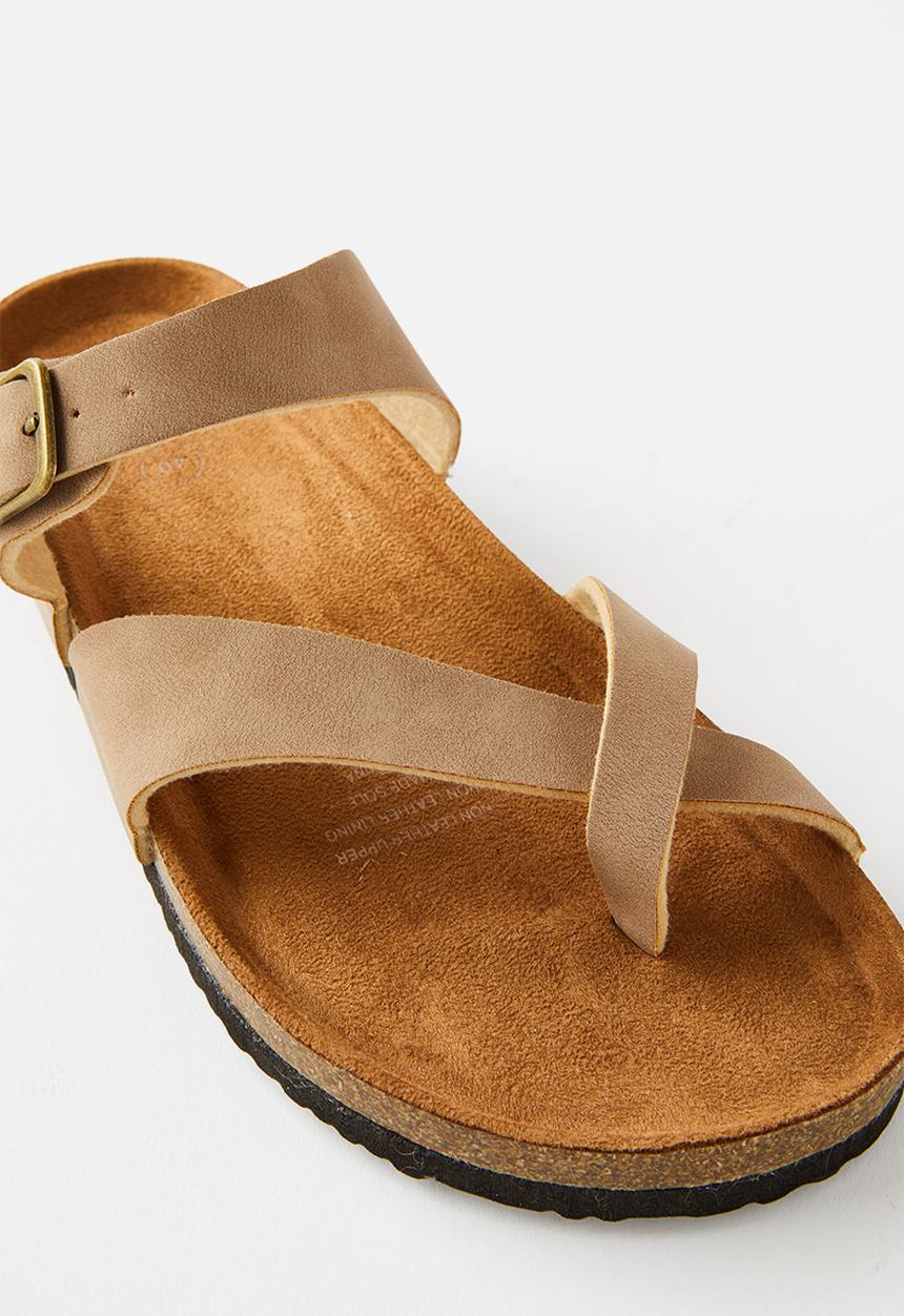 Cotton On - Rex toe loop slide - roebuck nubuck
