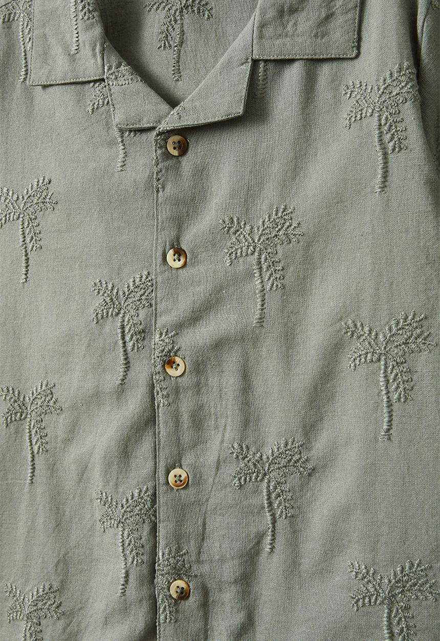 Cotton On - Cabana short sleeve shirt - swag green/palm embroidery
