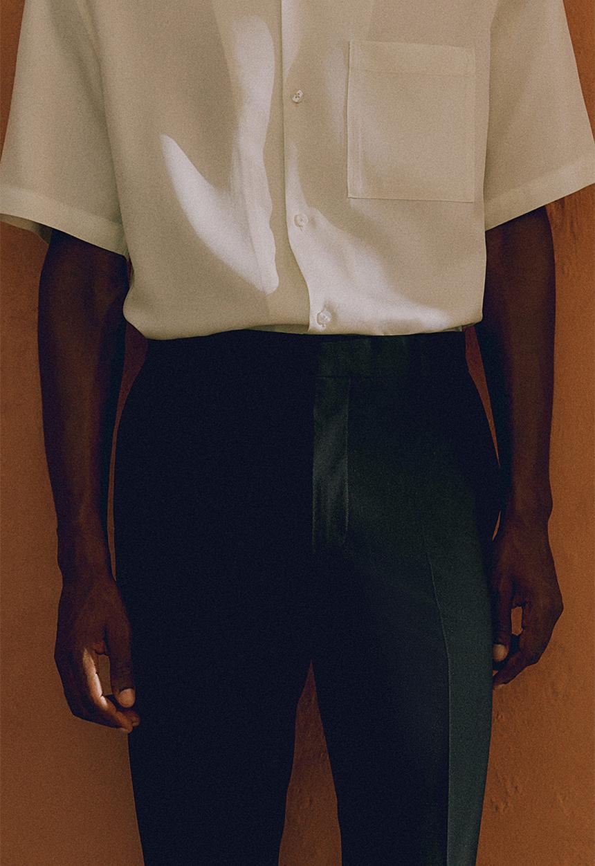 H&M - Slim fit trousers - black