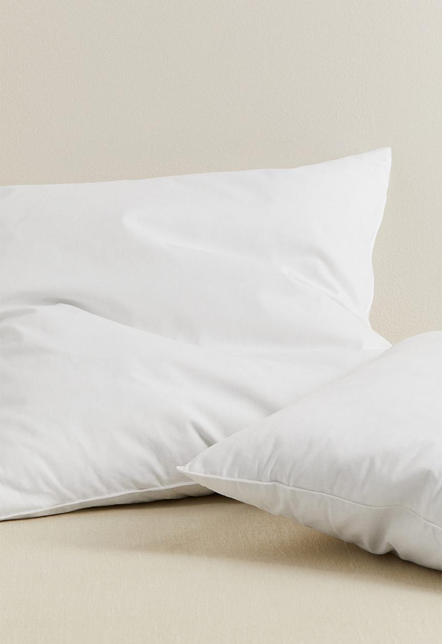 H&M - Feather-filled inner cushion - white