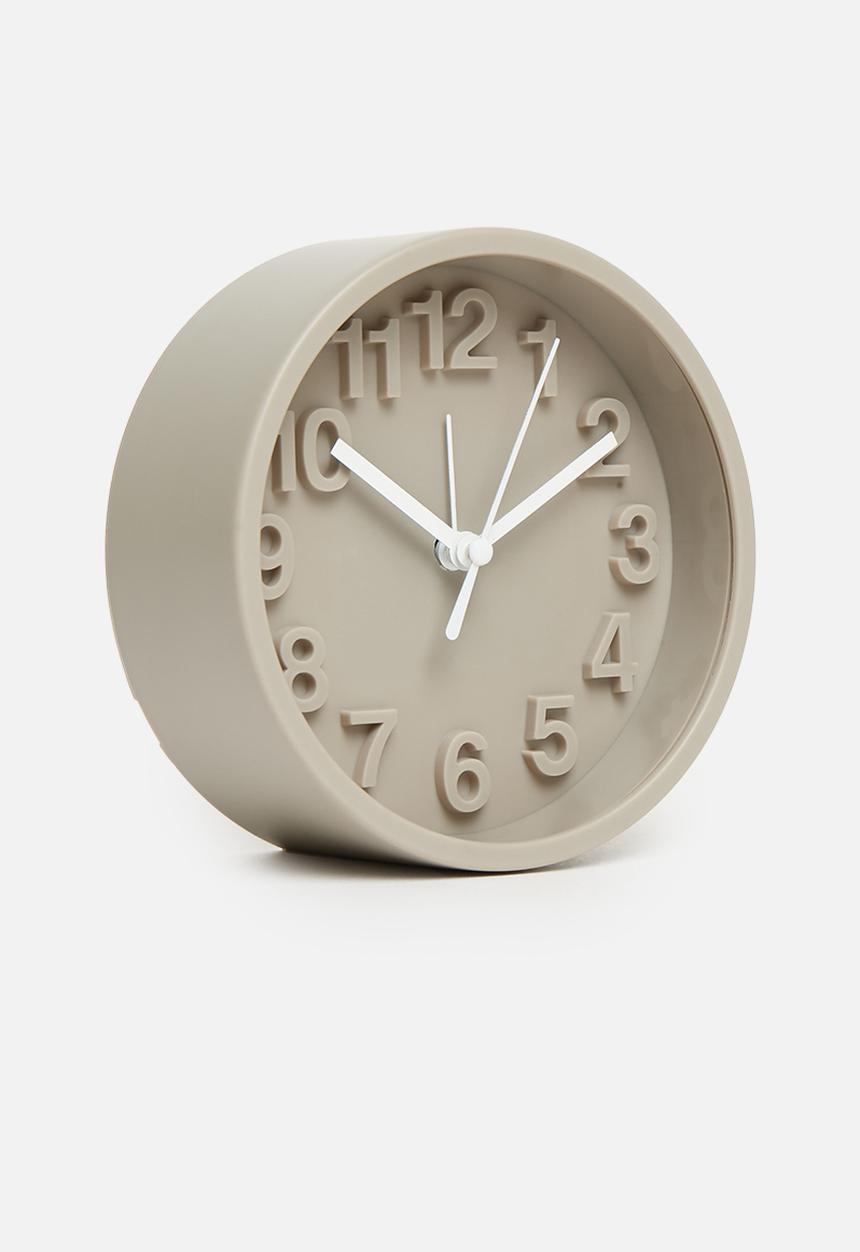 H&S - Kuzco clock - natural