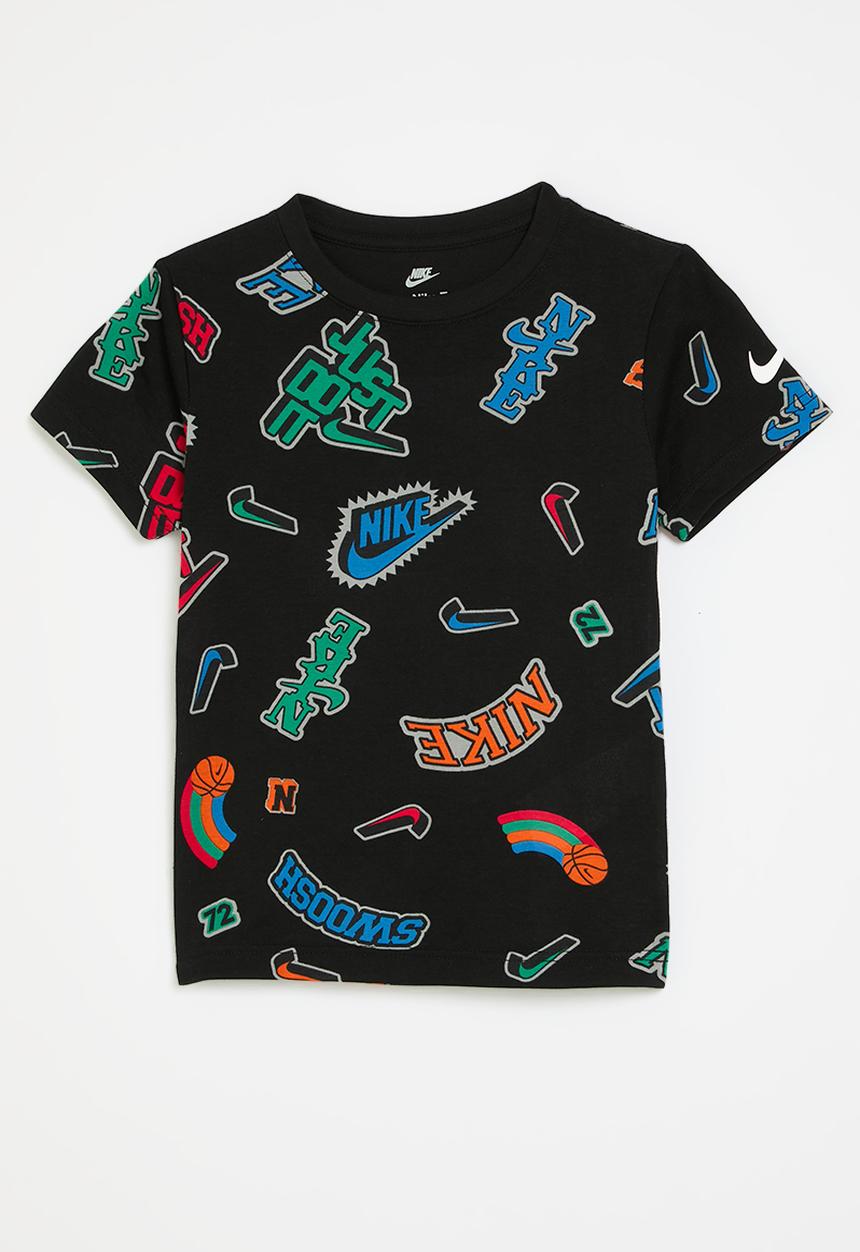 Nike - Nkb varzity aop tee - black