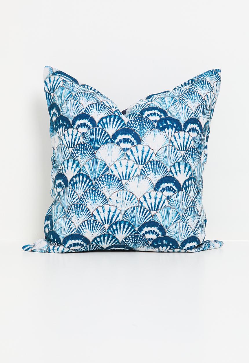 Grey Gardens - St Tropaz cushion cover - blue